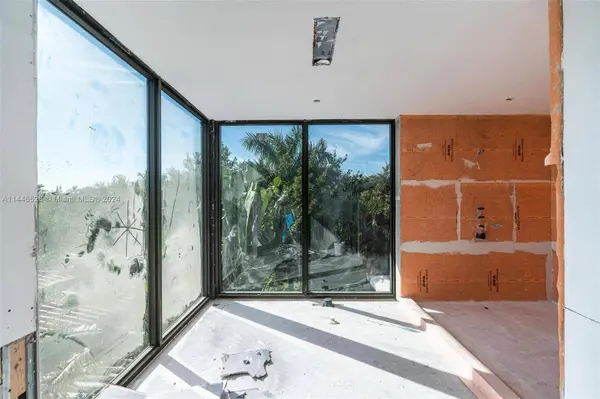 coming soon New Luxury Construction,