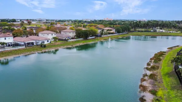 2391 NE 2nd Dr, Homestead, FL 33033-6217