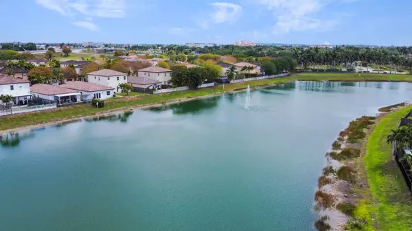 2391 NE 2nd Dr, Homestead, FL 33033-6217