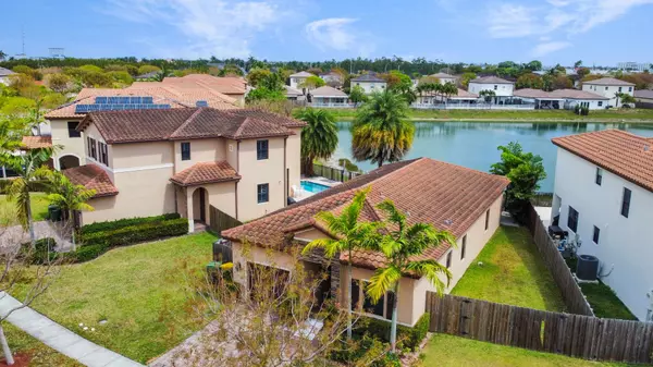 2391 NE 2nd Dr, Homestead, FL 33033-6217