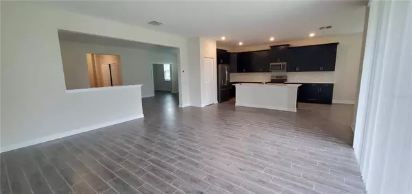 2077 CAMDEN LOOP, Davenport, FL 33837