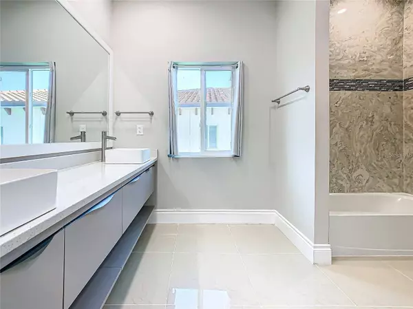 2000 GREENBRIAR TER, Davenport, FL 33837