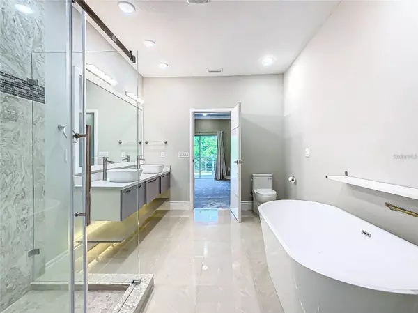 2000 GREENBRIAR TER, Davenport, FL 33837