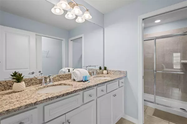 926 PARADISE DR, Davenport, FL 33897