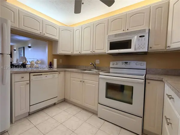 3241 Holiday Springs Blvd #204, Margate, FL 33063