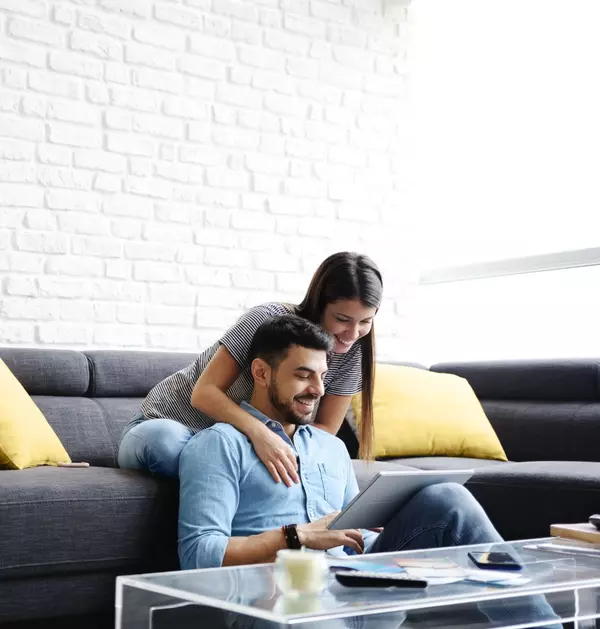couplegraycouch (1)