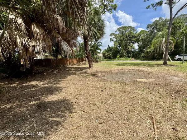 1815 Orris AVE, Merritt Island, FL 32952
