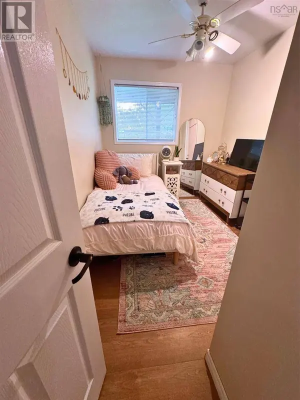 45 Florence Place Court, Lower Sackville, NS B4C3Z4