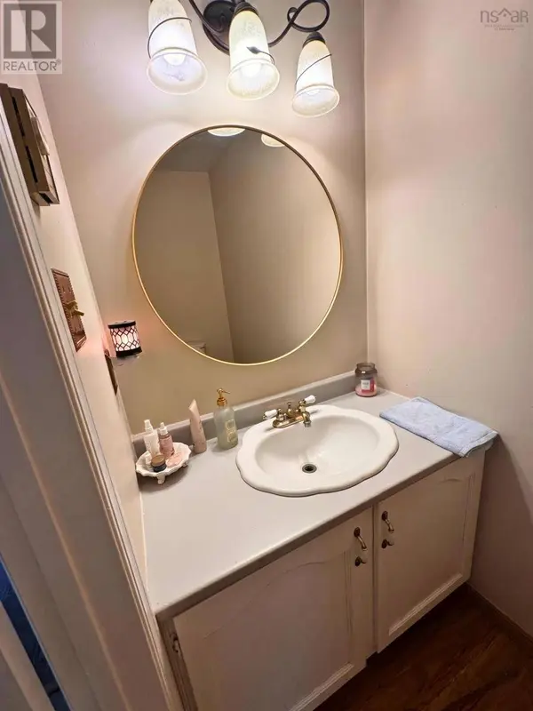 45 Florence Place Court, Lower Sackville, NS B4C3Z4