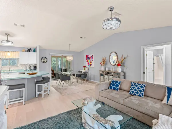 1304 GUADALUPE CT, Lady Lake, FL 32159