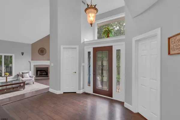 209 Shady Knoll Ln, Galloway Township, NJ 08205