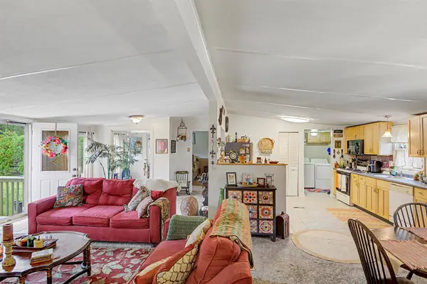 201 McKinley Ave, Williamstown, NJ 08094