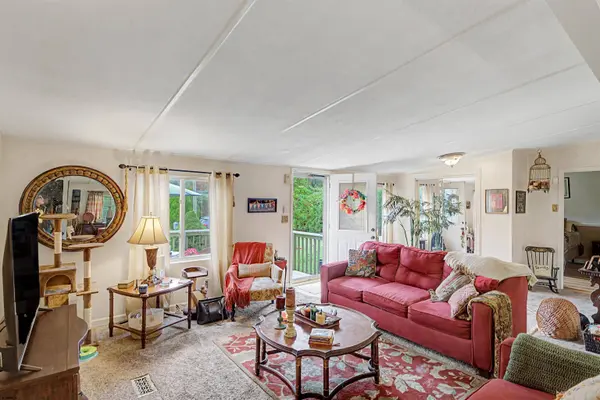 201 McKinley Ave, Williamstown, NJ 08094