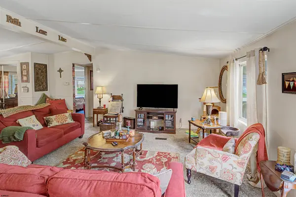 201 McKinley Ave, Williamstown, NJ 08094