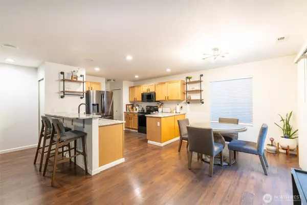 23423 SE 243rd PL, Maple Valley, WA 98038