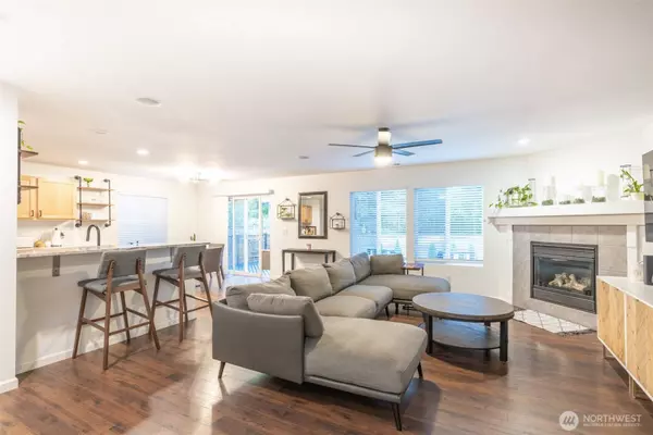 23423 SE 243rd PL, Maple Valley, WA 98038