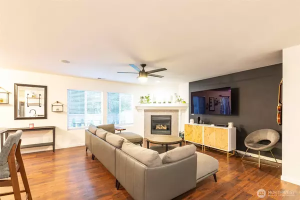 23423 SE 243rd PL, Maple Valley, WA 98038