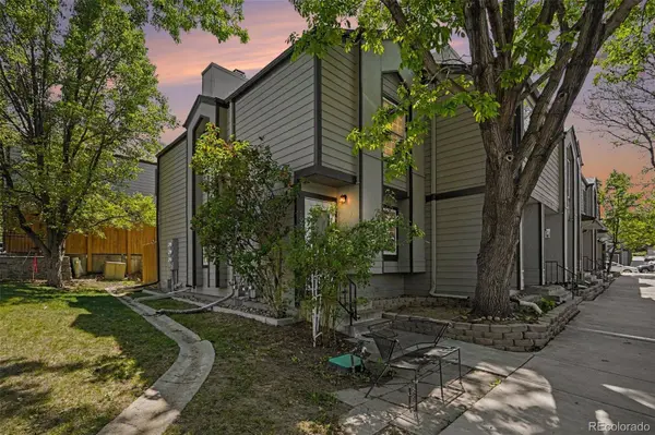 1936 Newland CT, Lakewood, CO 80214