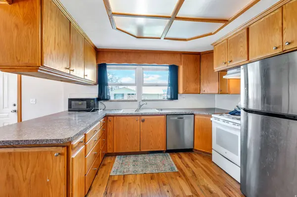 348 N LAKEVIEW AVE. E, Tooele, UT 84074