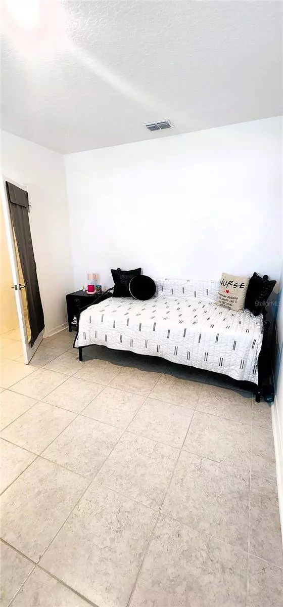 8 ROCKING LN, Palm Coast, FL 32164