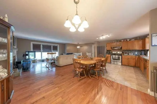 2903 58 Ave, Lloydminster, AB T9V1X7