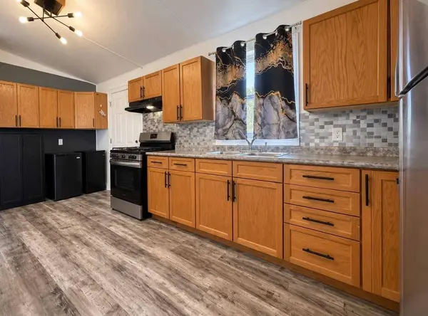 5308 57 Street #34, Lloydminster, AB T9V 2A3