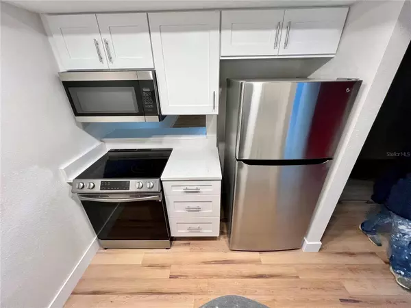 7201 DAIQUIRI LN, Tampa, FL 33634