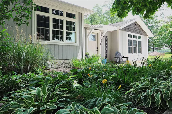 8077 E State Road 4 Road, Walkerton, IN 46574-9522