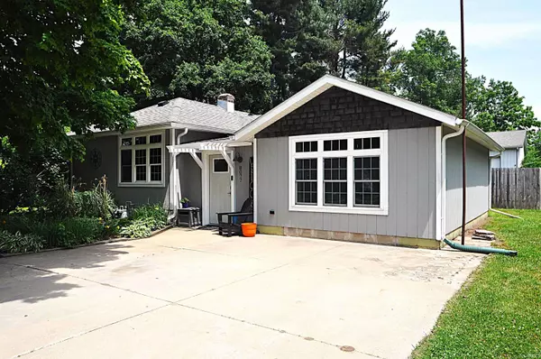 8077 E State Road 4 Road, Walkerton, IN 46574-9522