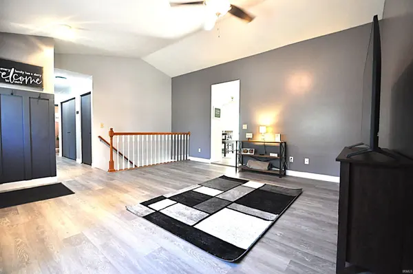 21573 Kern Road, South Bend, IN 46614-9757