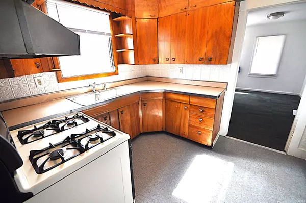 1524 E Jefferson Boulevard, Mishawaka, IN 46545