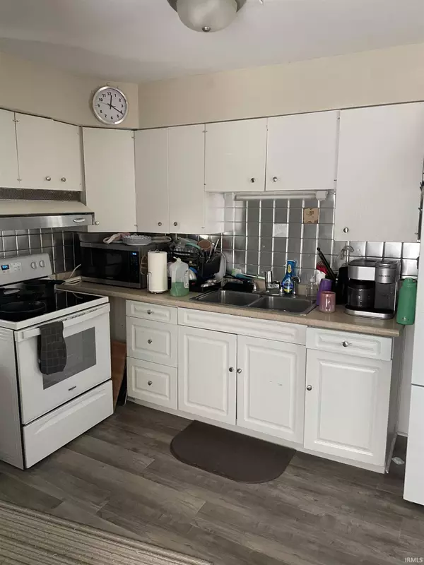 911 N Division & 318 E Battell Street, Mishawaka, IN 46545