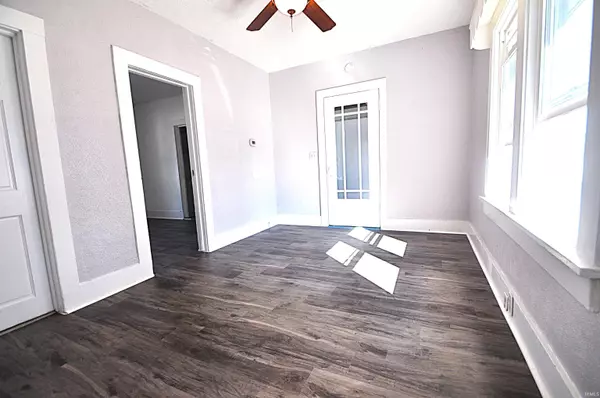 4207 Lincolnway E, Mishawaka, IN 46544-4020