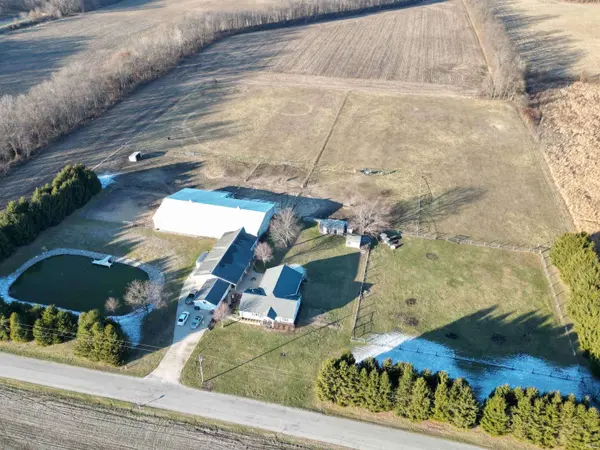 7660 E 200 N, Grovertown, IN 46531