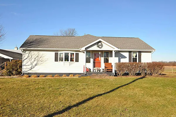 7660 E 200 N, Grovertown, IN 46531