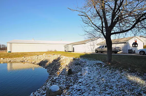 7660 E 200 N, Grovertown, IN 46531