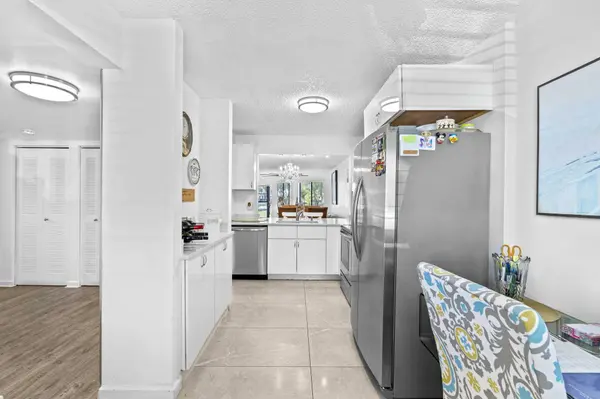 3138 Via Poinciana #116, Lake Worth, FL 33467