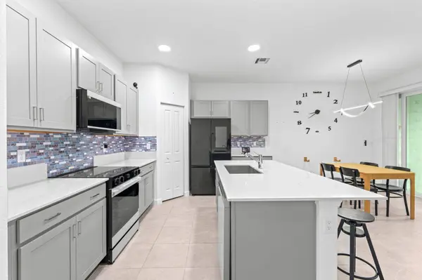 4370 Pond Lily LN, Lake Worth, FL 33467
