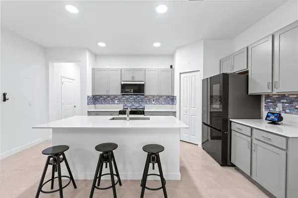 4370 Pond Lily LN, Lake Worth, FL 33467