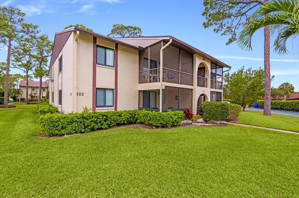 322 Knotty Pine CIR #D2, Greenacres, FL 33463