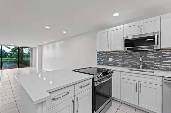 4822 ESEDRA CT #106, Lake Worth, FL 33467