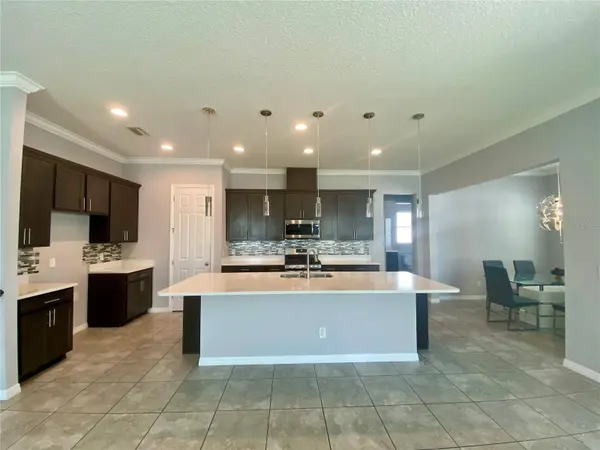 1015 GRAND HILLTOP DR, Apopka, FL 32703