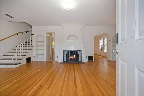 3717 M ST, Sacramento, CA 95816