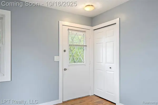 38201 Carolon Boulevard 17B, Westland, MI 48185