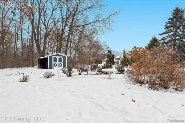 10788 Eagle Cove DR, South Lyon, MI 48178