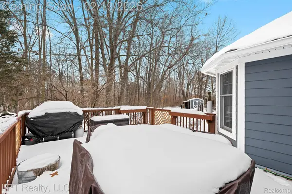 10788 Eagle Cove DR, South Lyon, MI 48178