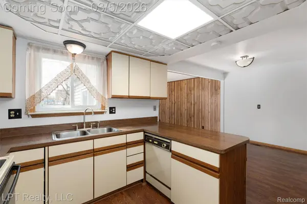 133 Greenwood ST, Garden City, MI 48135
