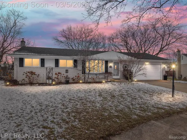 133 Greenwood ST, Garden City, MI 48135
