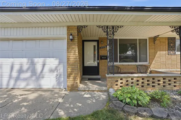 27756 Newport DR, Warren, MI 48088