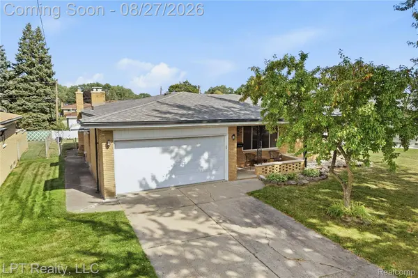27756 Newport DR, Warren, MI 48088